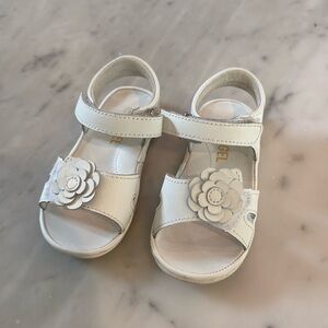 Angel white leather toddler sandals. Size toddler 4.